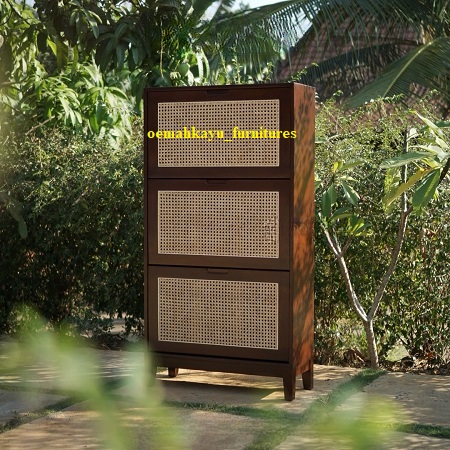 Rak Sepatu Susun Tertutup Kayu Jati – Lemari Sepatu Aesthetic Jepara