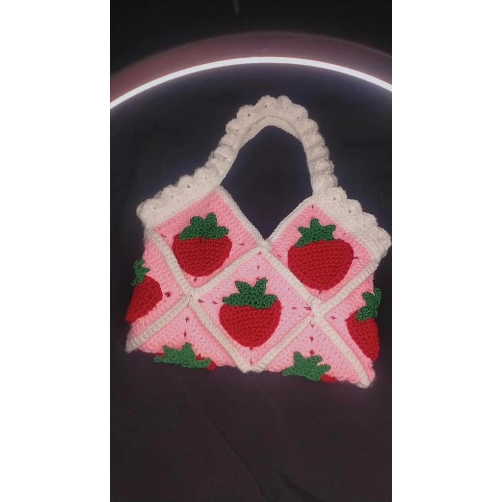 Tas rajut strawberry