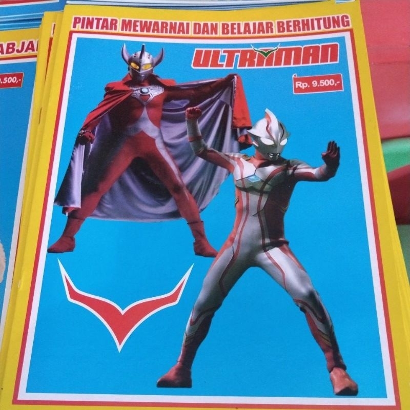 Buku Mewarnai Ultraman