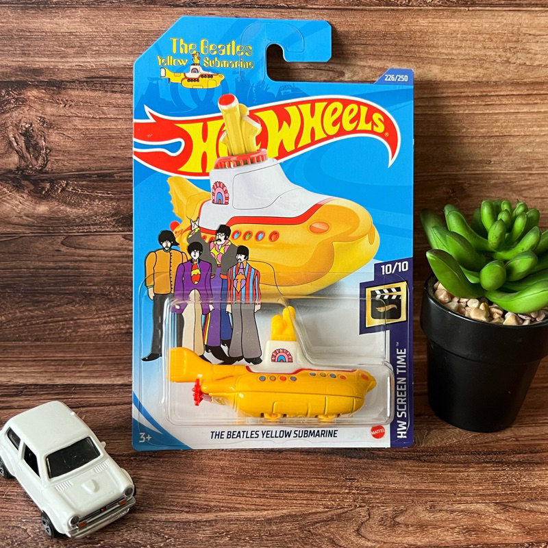 Hot Wheels / Hotwheels The Beatles Yellow Submarine