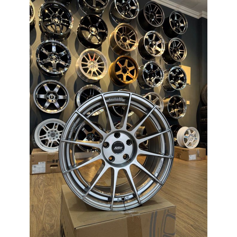 Velg mobil SSW original ring 18 model spider warna hyper silver