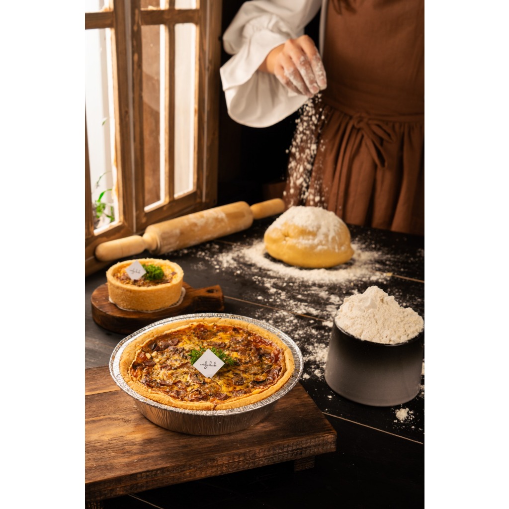 

Whole Quiche Lorraine / Savory Tart / Smokedbeef, Creamy Chicken / Vege / Cheezy