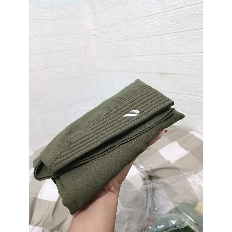 preloved hijab instan by Naisha