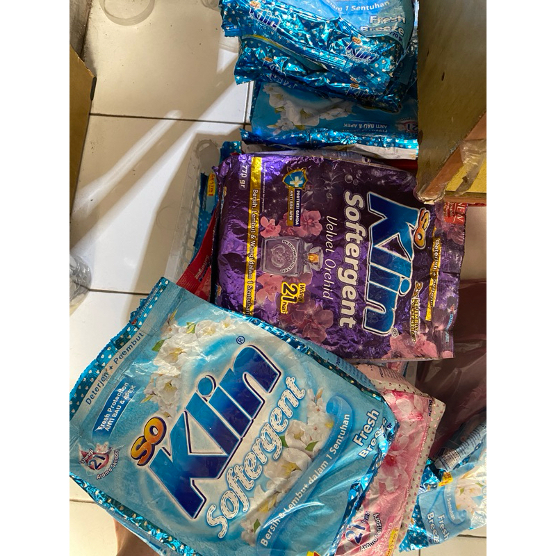 So klin detergent bubuk 770gr