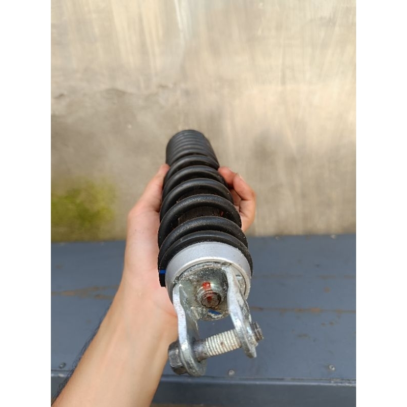 shock skok belakang honda scoopy 2018 original copotan