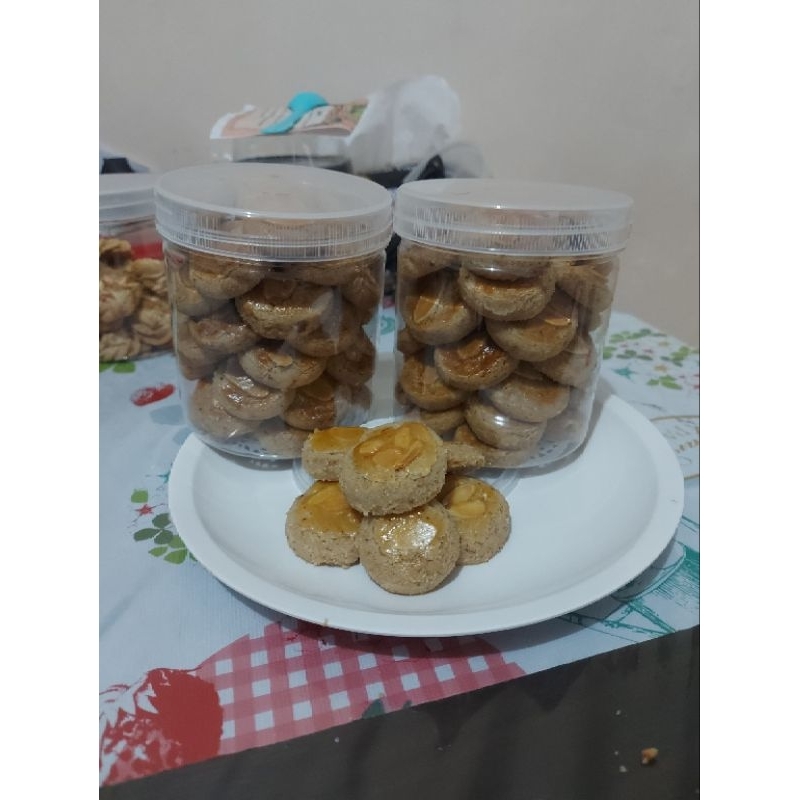 

kue kacang tanah harum