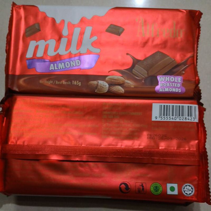 

Cokelat Alfredo Milk Almond 165 gr