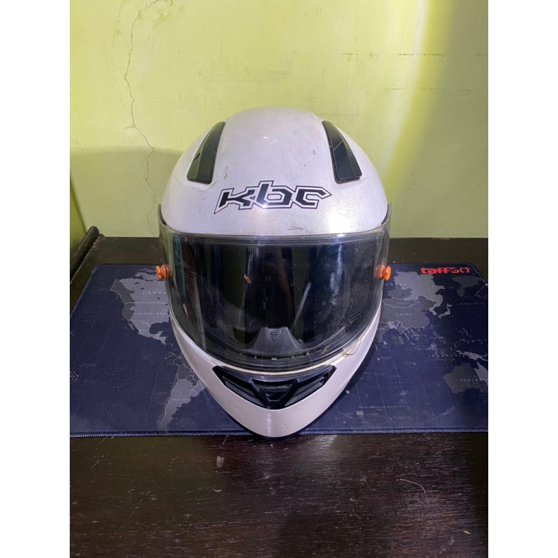 full face helm KBC putih preloved
