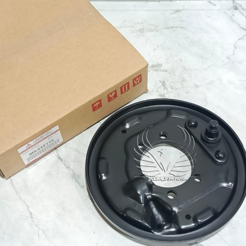Plat Tromol Belakang Mitsubishi Canter Ps125T MK448139
