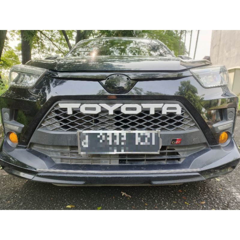 Emblem TOYOTA Raize Besar