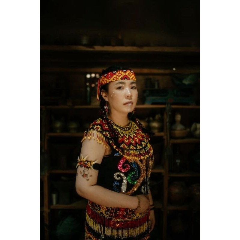 ACCESSORIES IKAT KEPALA MANIK/IKAT KEPALA MANIK BAHAN BLUDRU KHAS DAYAK KALIMANTAN