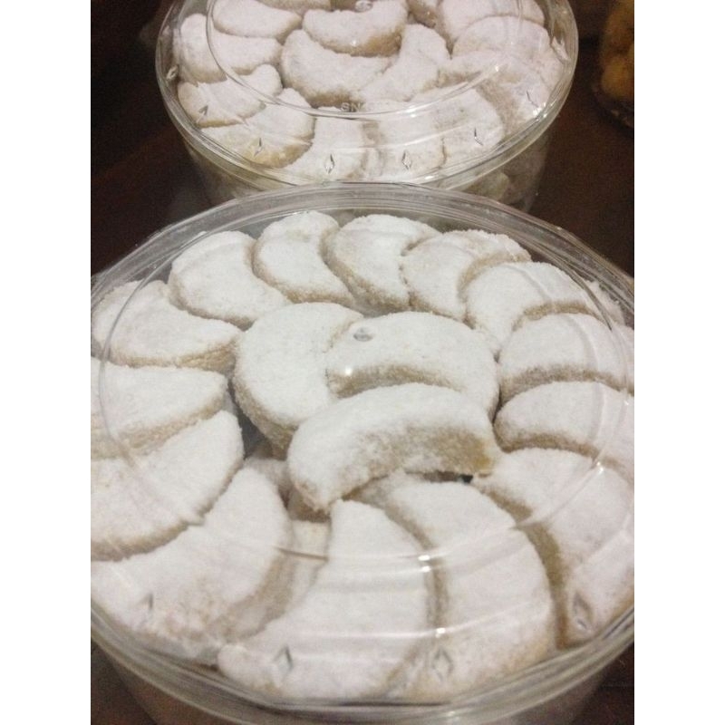 

kue bulan salju