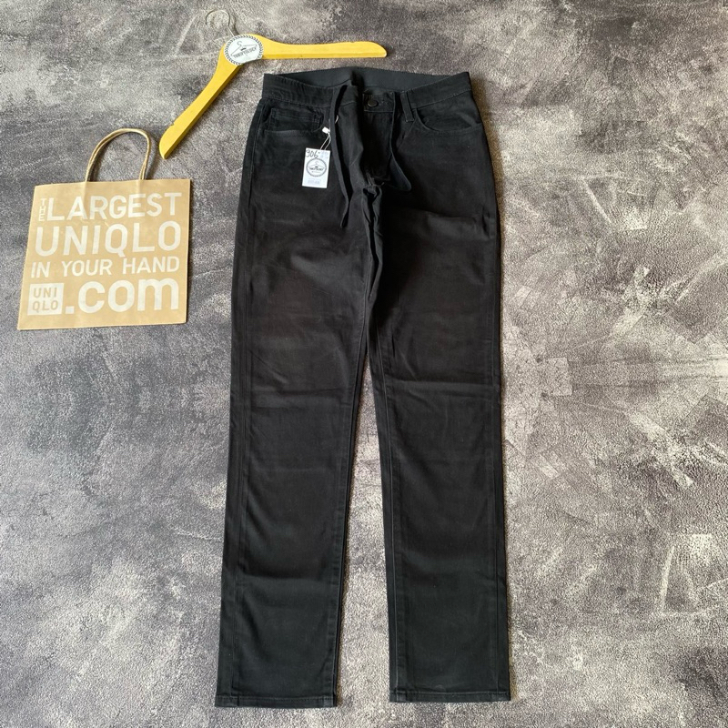 CELANA UNIQLO PINGGANG TALI (kode c906)