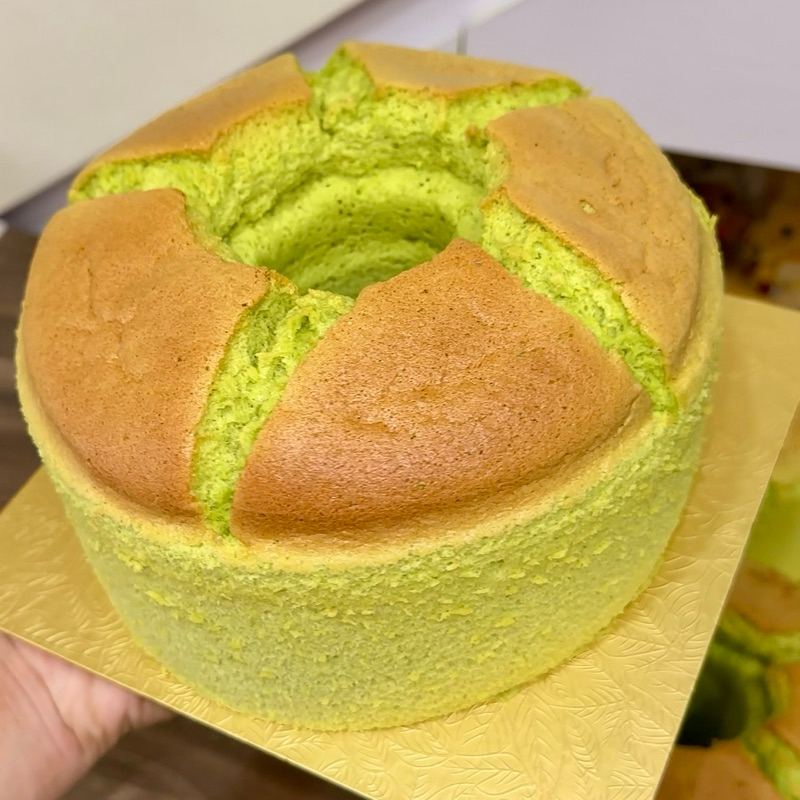 

[PO 1 Hari] Pandan Chiffon Cake