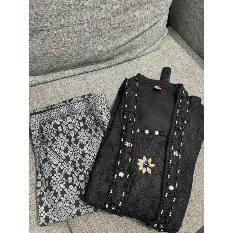 Kebaya Kutu Baru Hitam