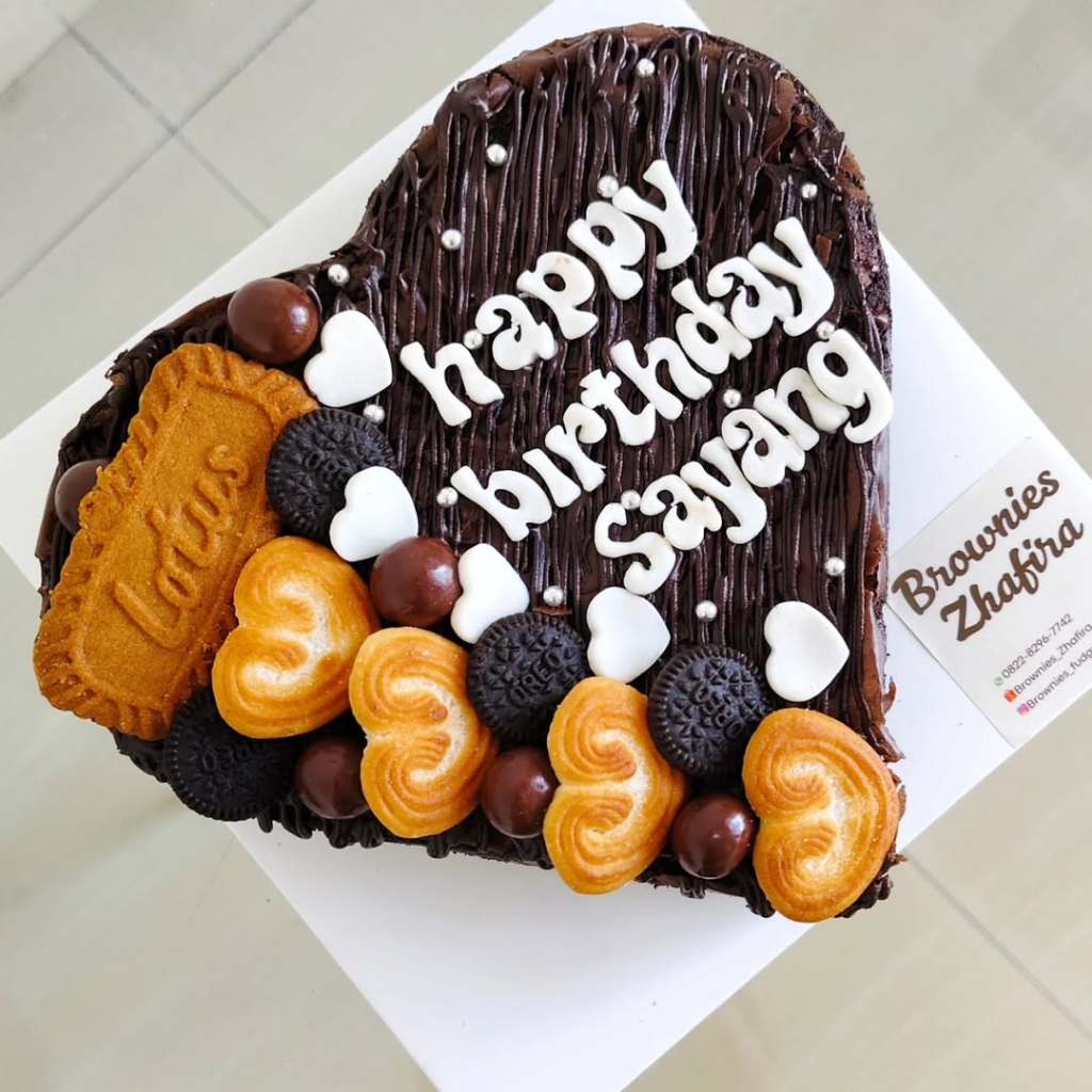 

BROWNIES FUDGY/BROWNIES/ UKURAN 20X20/FREE PITA DAN PISAU/PAPERBAG