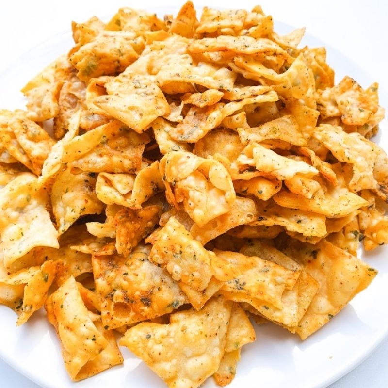 

Keripik Pangsit Pedas Daun Jeruk Isi 250gram/Keripik Pangsit