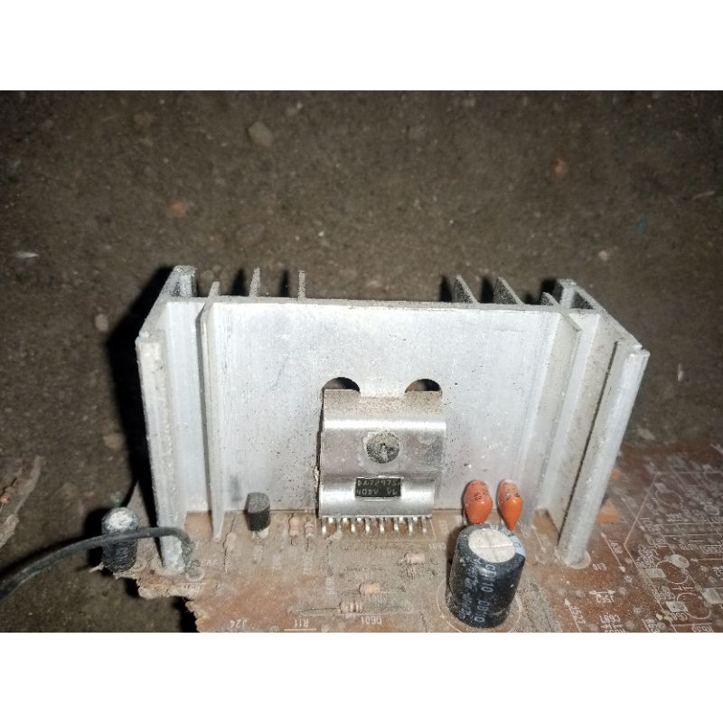 ic power tda 7297sa copotan tv  masih nempel pcb