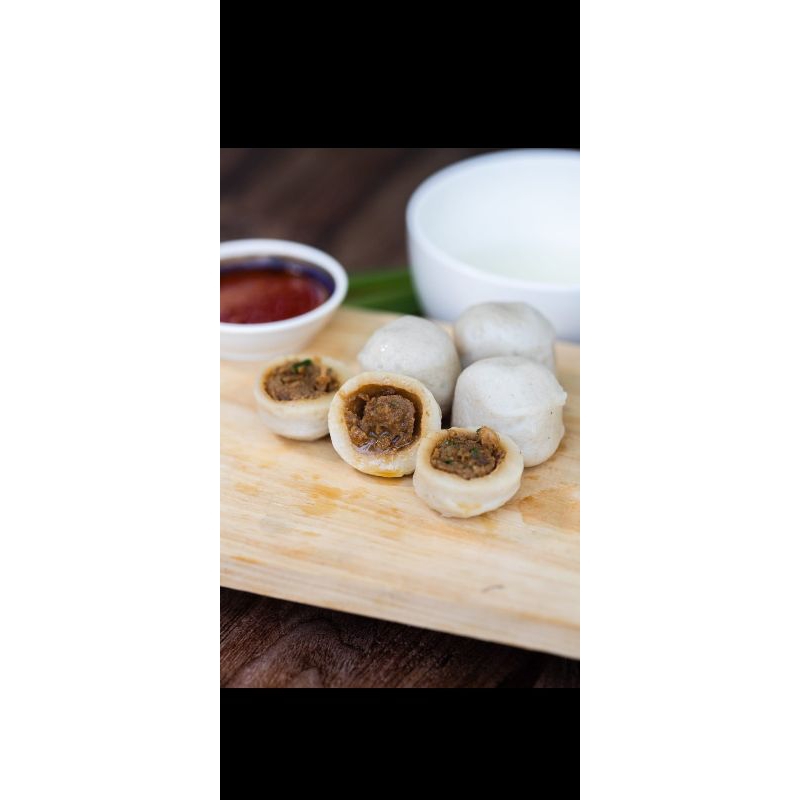 

Madam Huang Bakso ikan isi babi