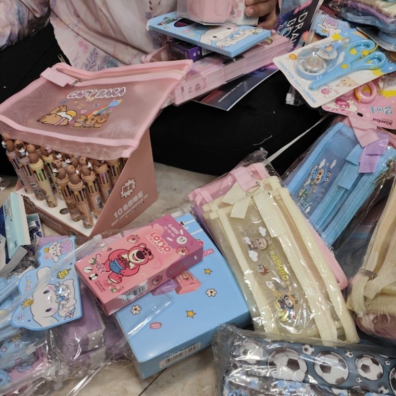 

PAKETAN SUKA SUKA ATK Random
