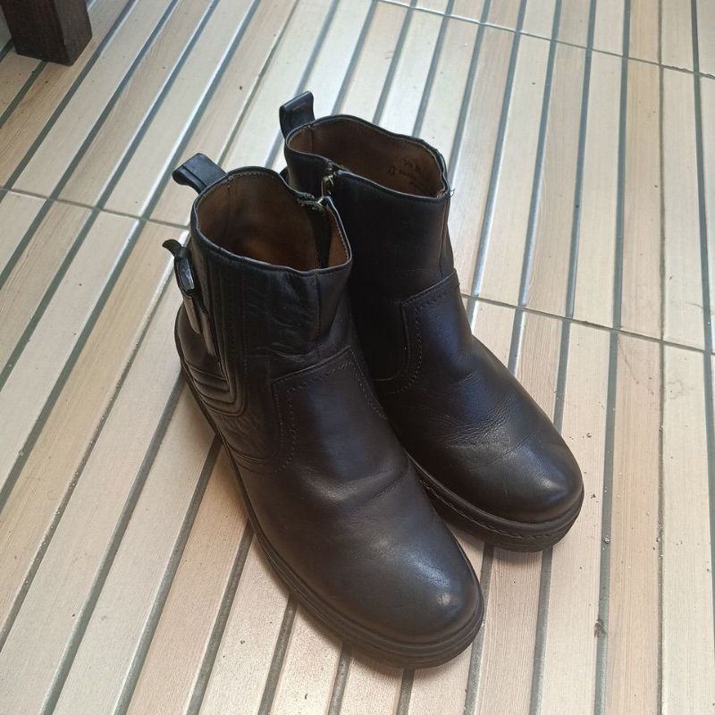 preloved sepatu pria max barens second