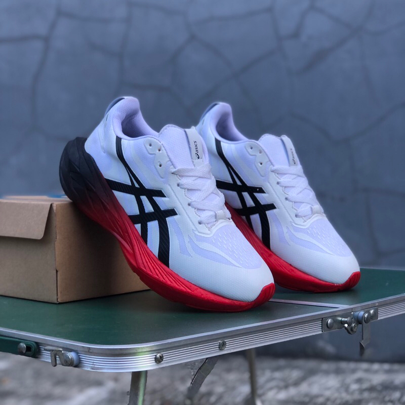 Sepatu pria putih running ringan keren