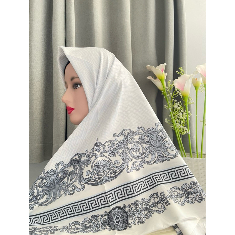 Hijab motif um segiempat premium