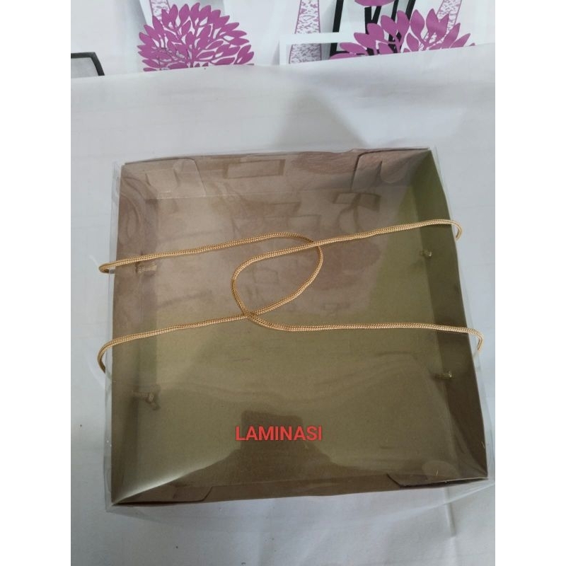 

box/Dus/Kotak cake hampers jinjing LAMINASI 22x22x7.