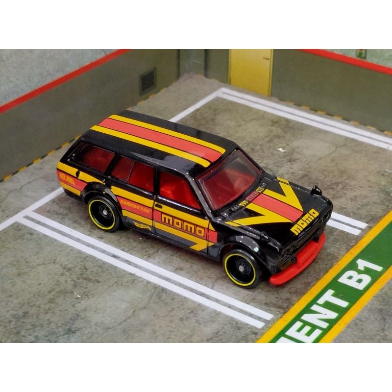 HOTWHEELS LOOSE UNSPOON DATSUN 510 WAGON MOMO HITAM