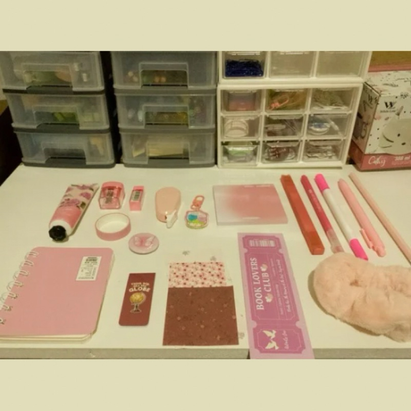 

Bookish bundle pink series | Stationery bundle | Alat tulis kantor | Alat tulis sekolah | ATK pink