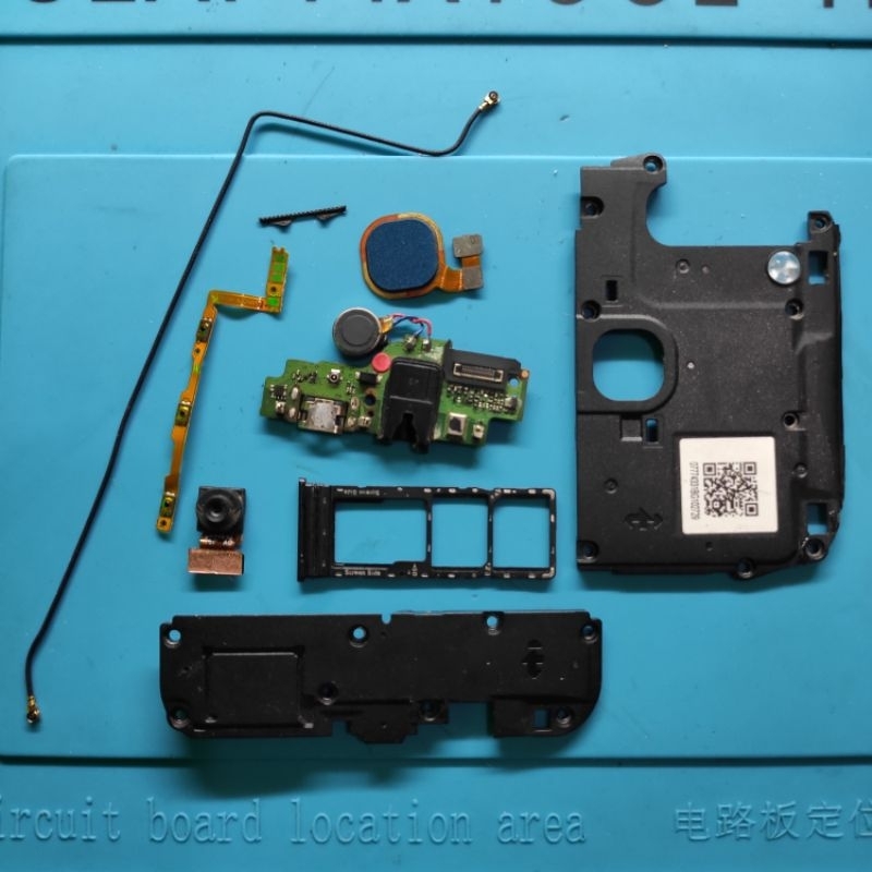 PAPAN CAS, KAMERA DEPAN, SIMTRAY, FINGERPRINT, BUZZER MP3, FLEKSIBEL ON OFF, SARINGAN SPIKER TLP, KA