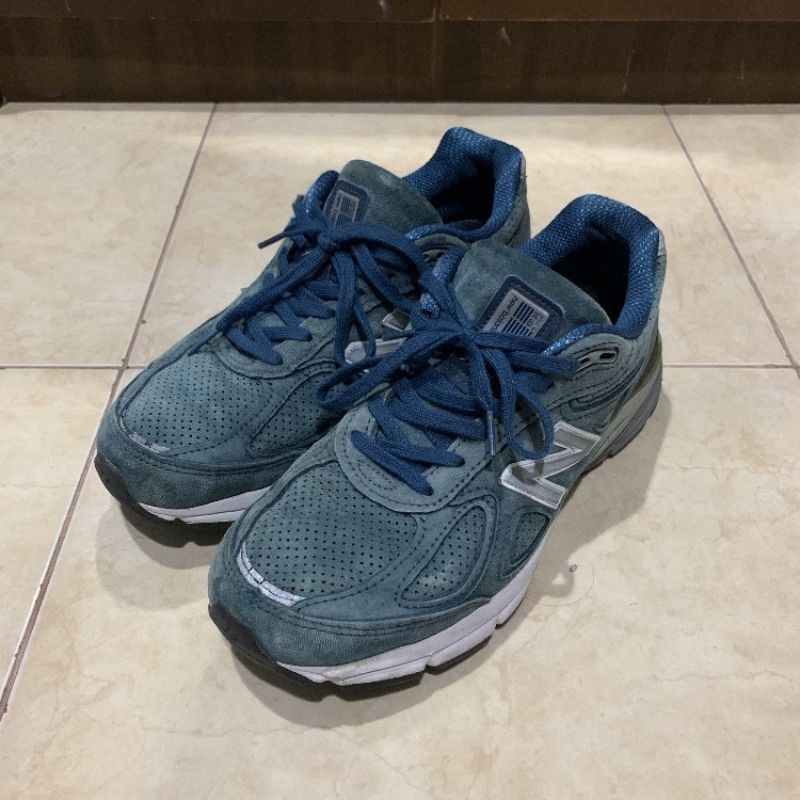 Sepatu New Balance 990v4