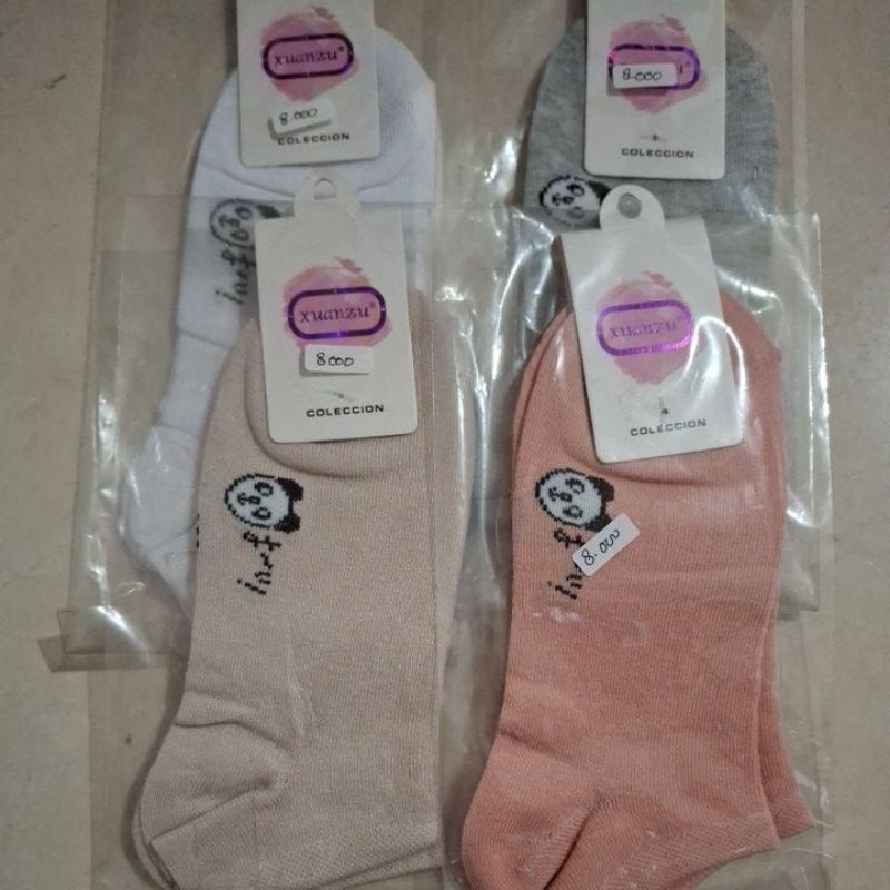 Kaos kaki wanita dewasa pendek