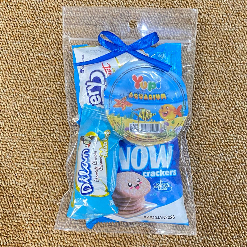 

Mini Snack Gift/Bingkisan Ulang tahun/Paket Snack murah/Hampers mini hari raya/ ulang tahun/wisuda