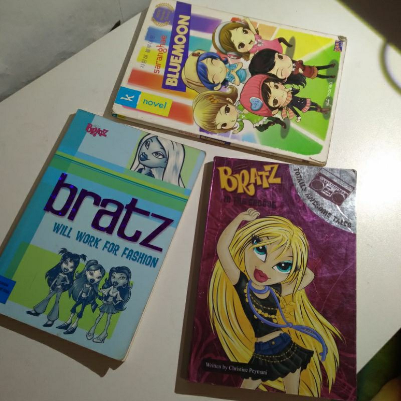 (Preloved dapet 3buku) Buku bacaan Bratz 1,2 dan Saranghae Bluemoon