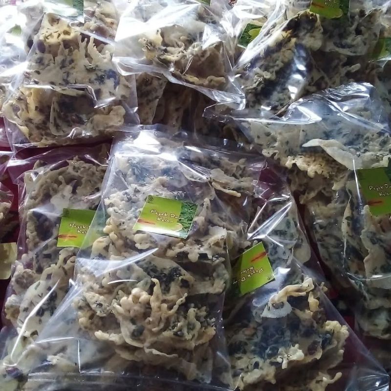 

Cemilan Peyek Daun Kelor