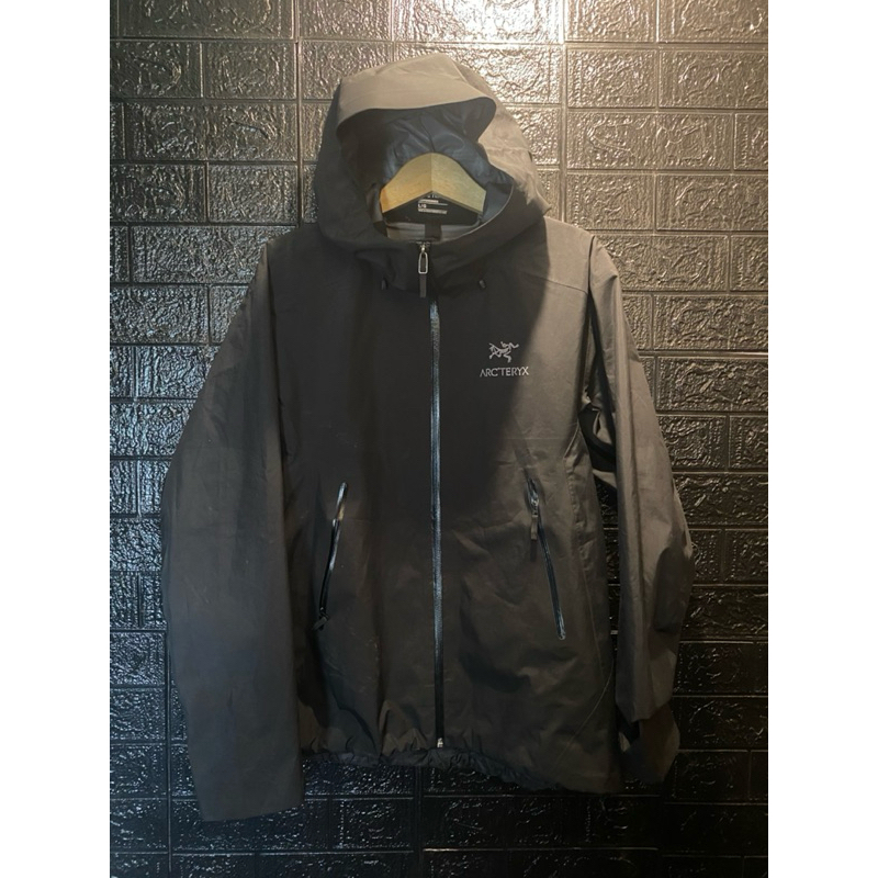 ARC’TERYK BETA LT JACKET