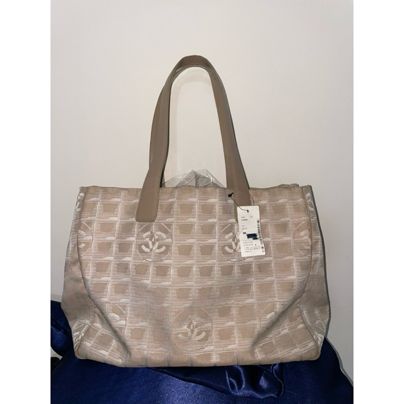 Tas Kece Chanel Nylon Tote