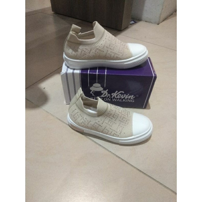 489-024 SEPATU SNEAKERS ANAK PEREMPUAN DR KEVIN SHOES