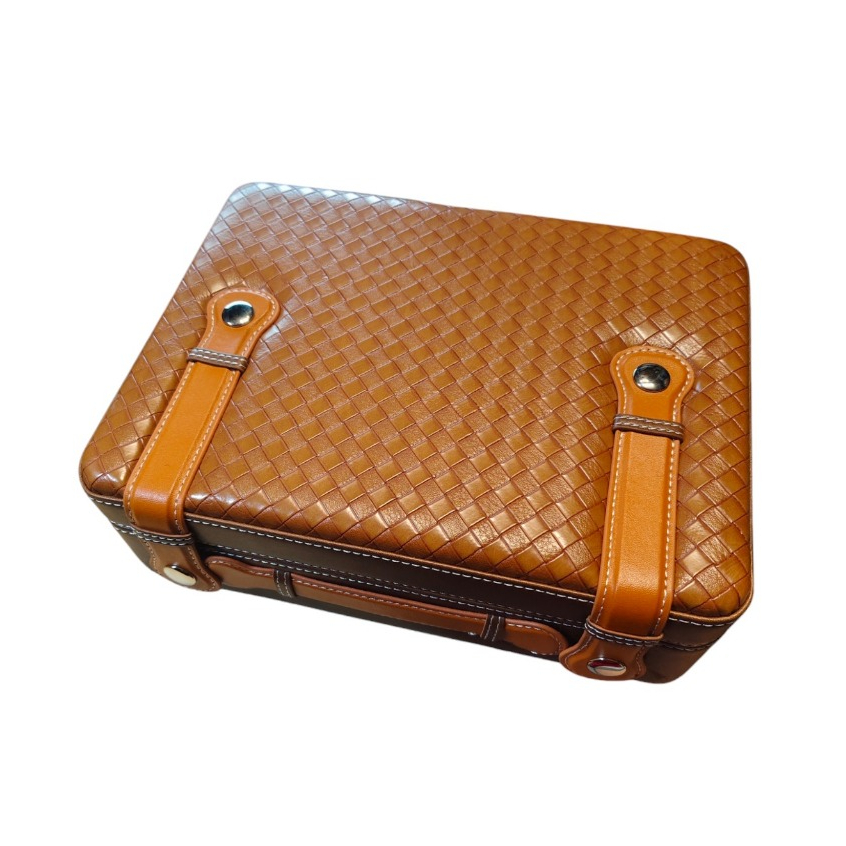 

BROWN - HUMIDOR TRAVEL BOX LEATHER CASE CEDAR WOOD LARGE - COKLAT