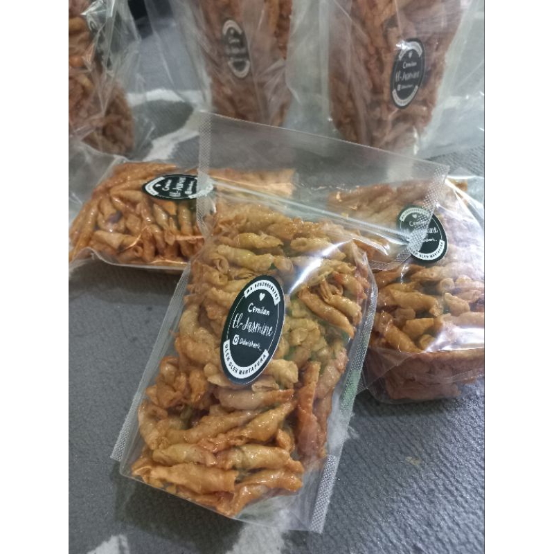 

KACANG SEMBUNYI 345GR (BESAR)