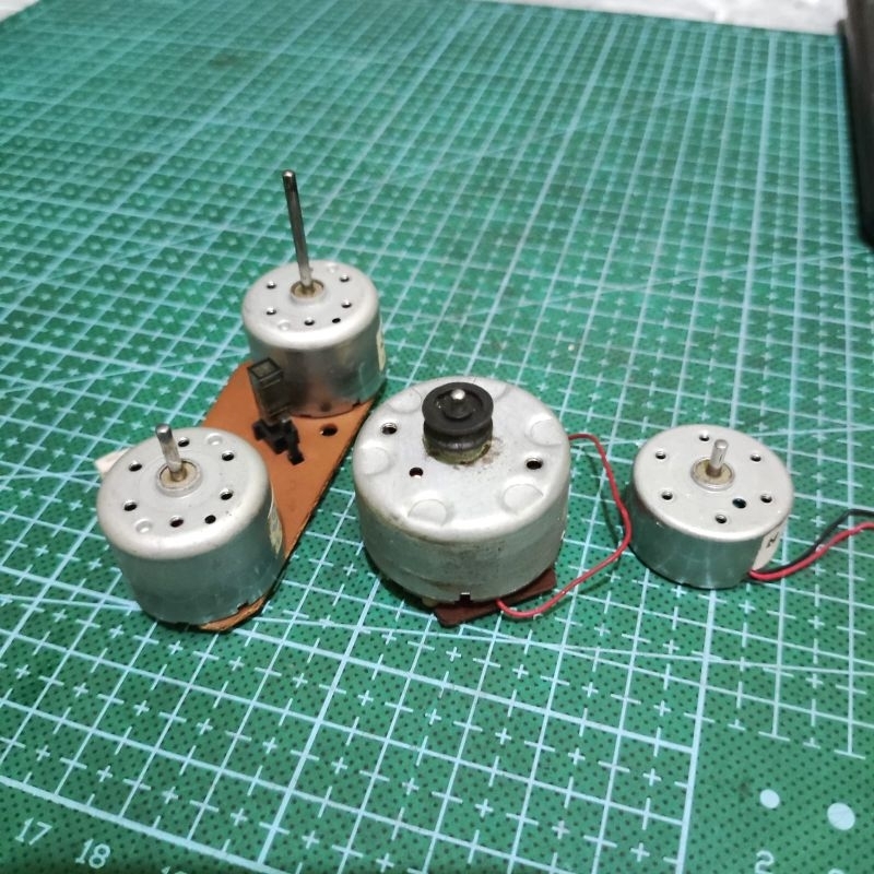 SATU PAKET 4 PCS DINAMO GENERATOR LED LAYANGAN DINAMO GENERATOR LED