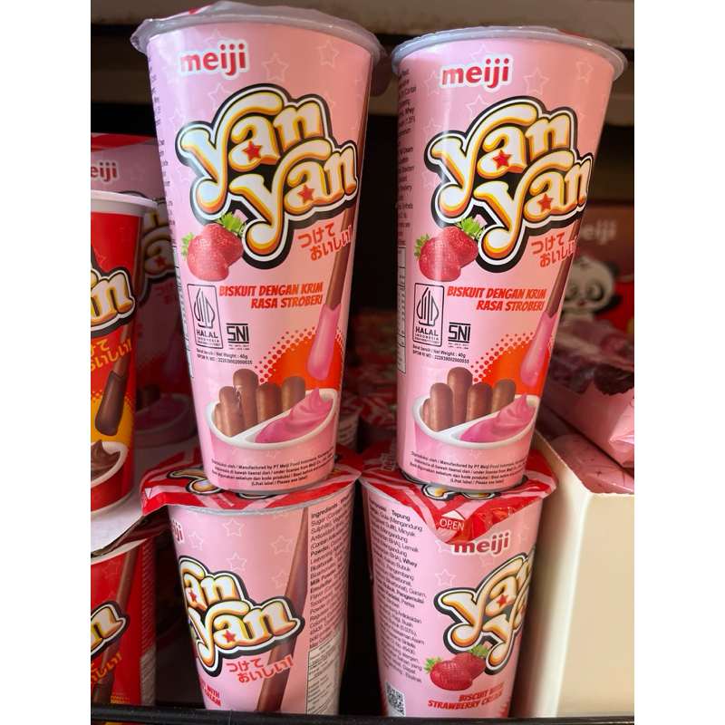 

Meiji Yan Yan Biskuit Stik Dengan Krim Strawberri