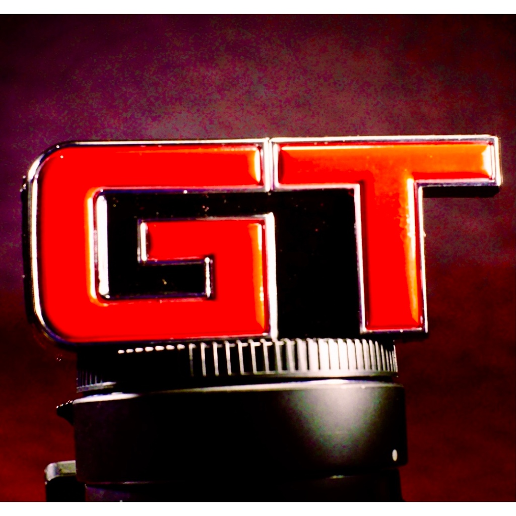 Emblem Grill GT Toyota Corolla DX KE70 tahun 1980 NOS