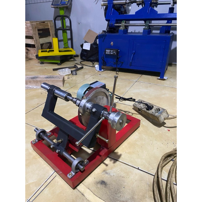 Mesin Bubut Noken As Dengan pembatas Mesin Noken As Mesin Amplas Noken As Mesin papas noken || merah