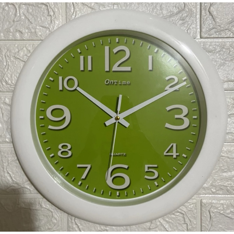 Jam Dinding Bulat Polos Minimalis Ontime 767