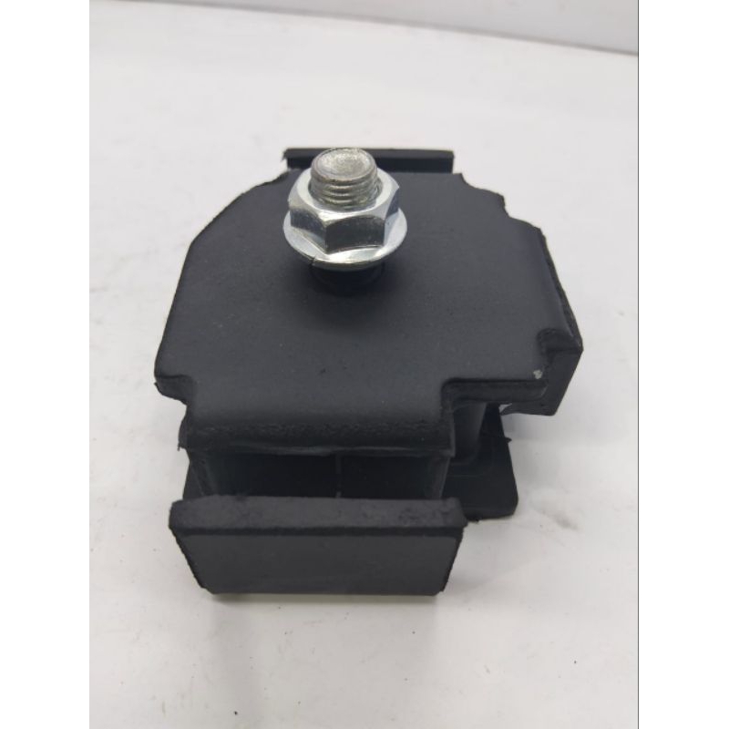 Dudukan mesin Toyota Hardtop diesel 2F