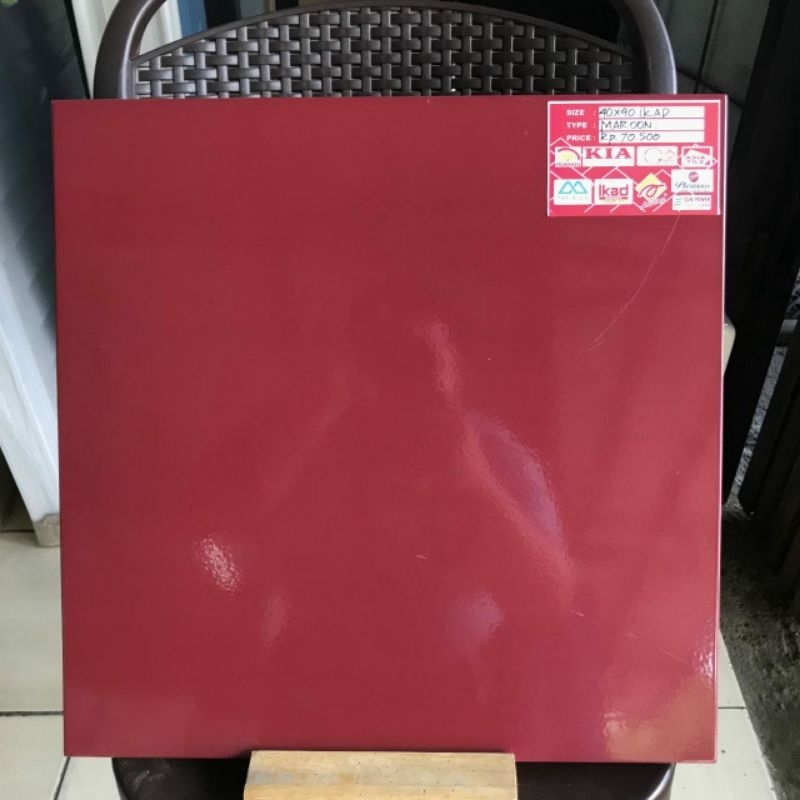 KERAMIK LANTAI 40X40 MERAH MAROON | GLOSSY | IKAD
