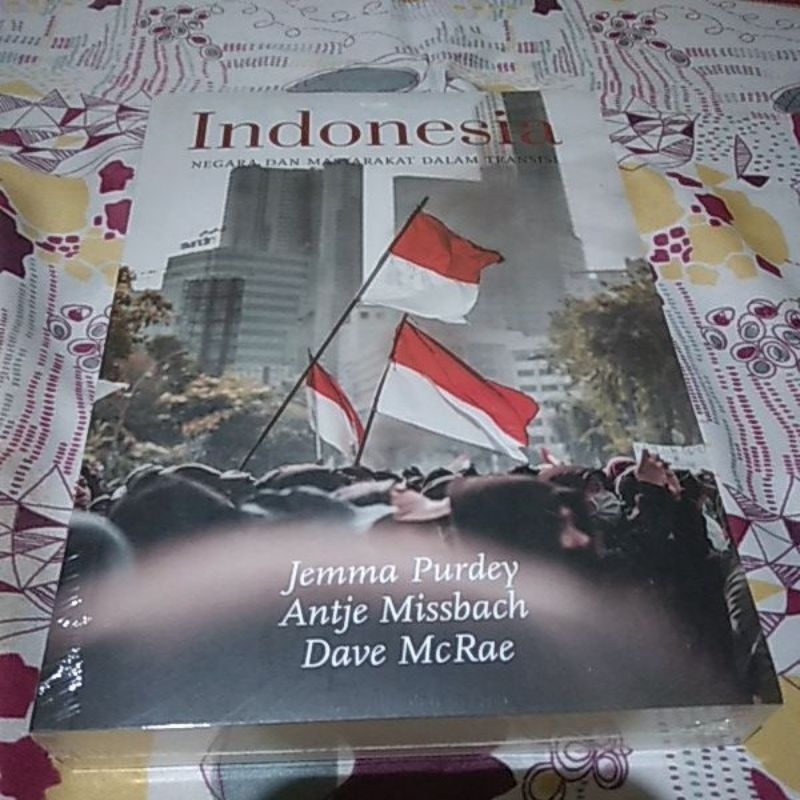Indonesia: Negara dan Masyarakat dalam Transisi