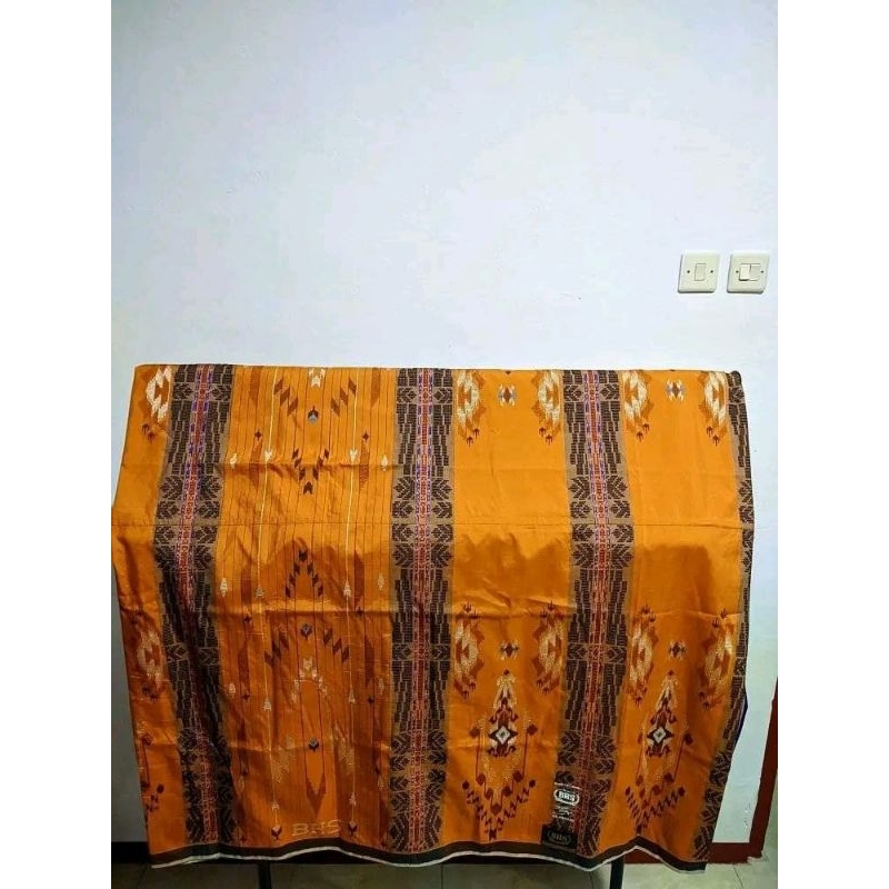 sarung bhs sge full sutra spunsilk 210/2 second like new nominus